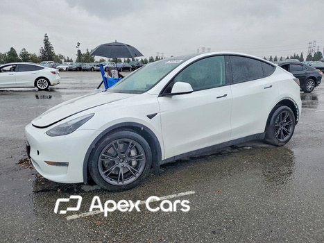 Tesla Model Y 2025 - Image 1 of 4