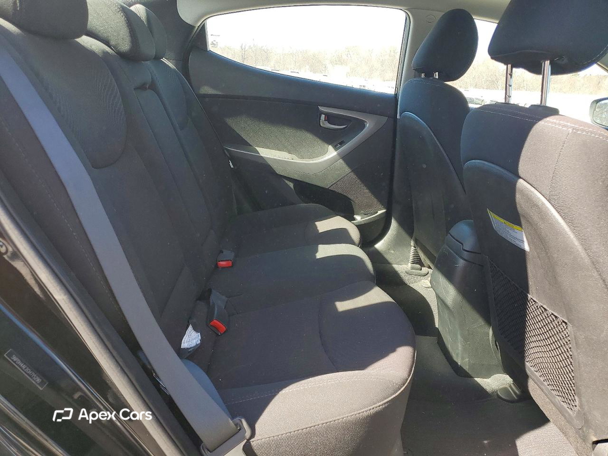 Hyundai Elantra 2016