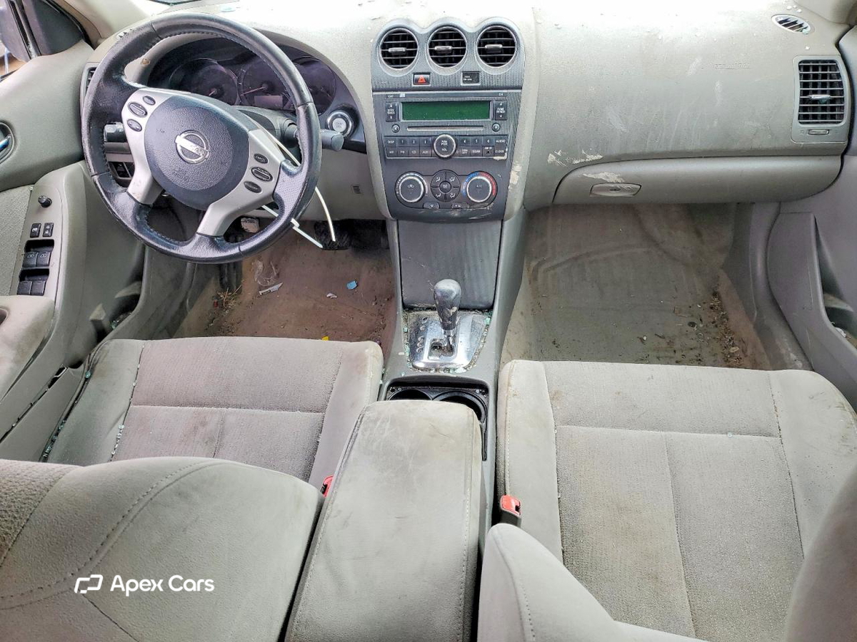 Nissan Altima 2010