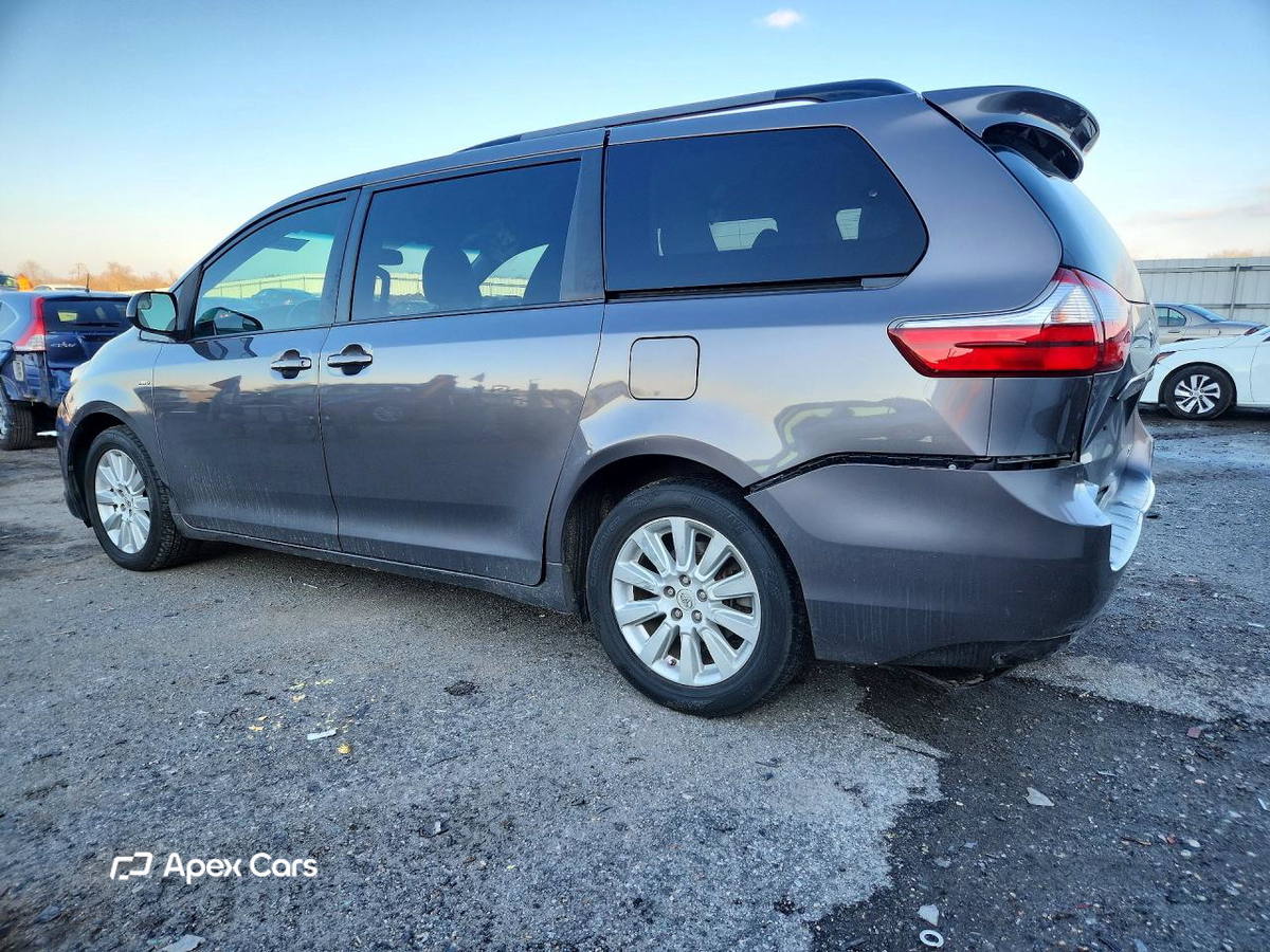 Toyota Sienna 2016
