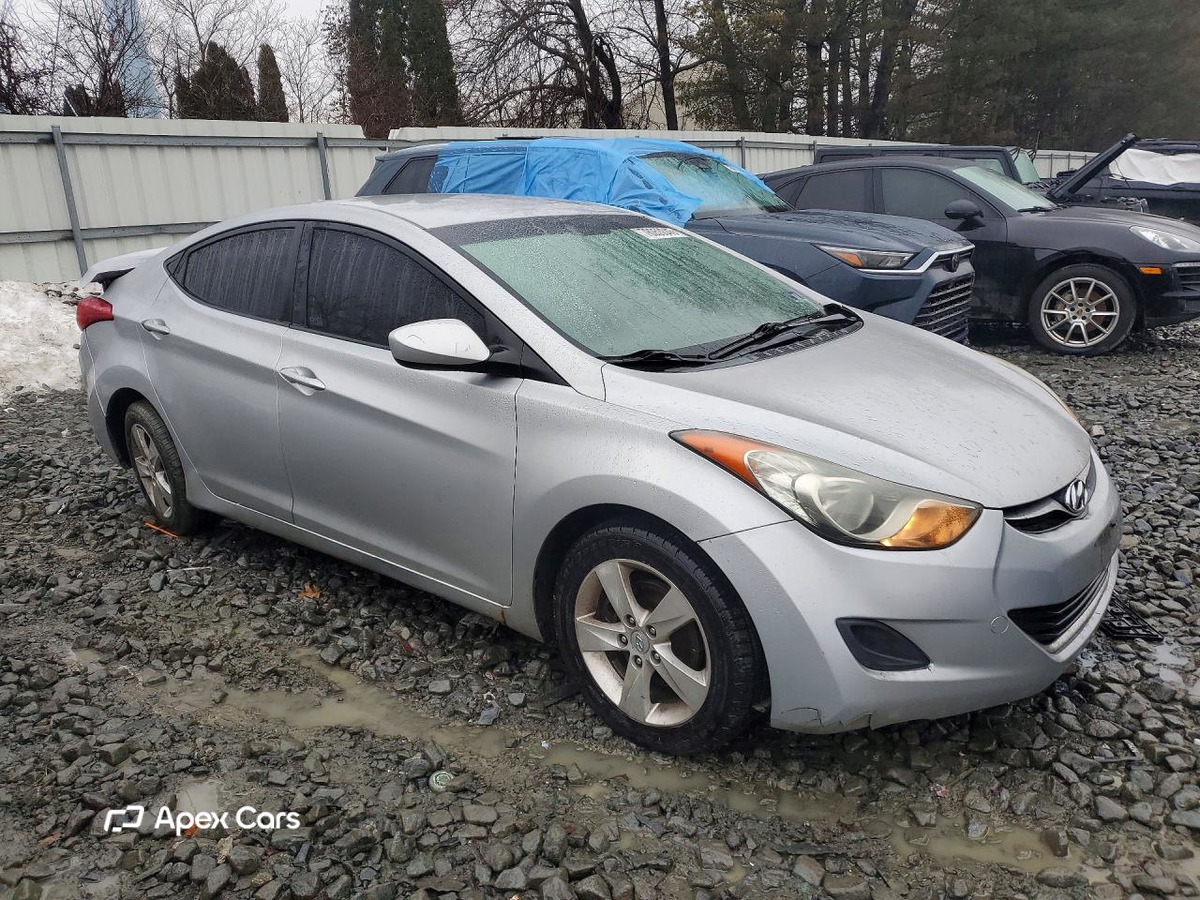 Hyundai Elantra 2011