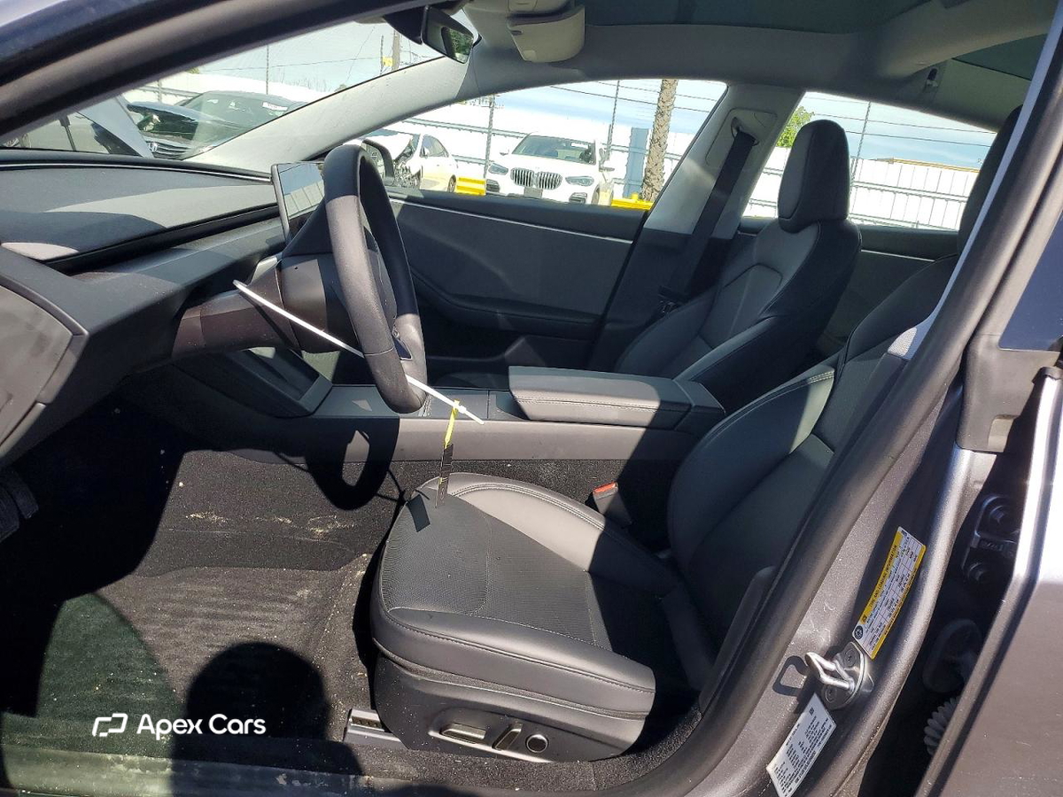 Tesla Model 3 2025
