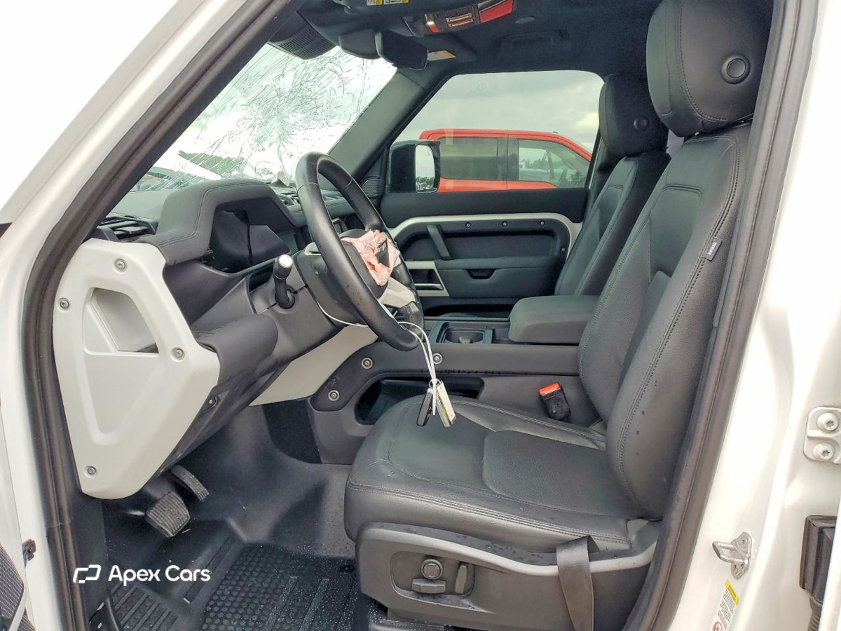 Land Rover Defender 2023