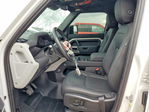 Land Rover Defender 2023