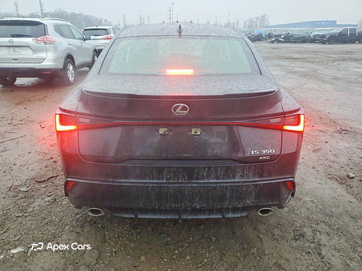Lexus IS 2024