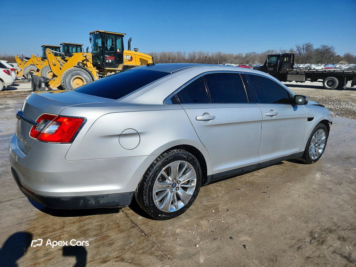Ford Taurus 2011