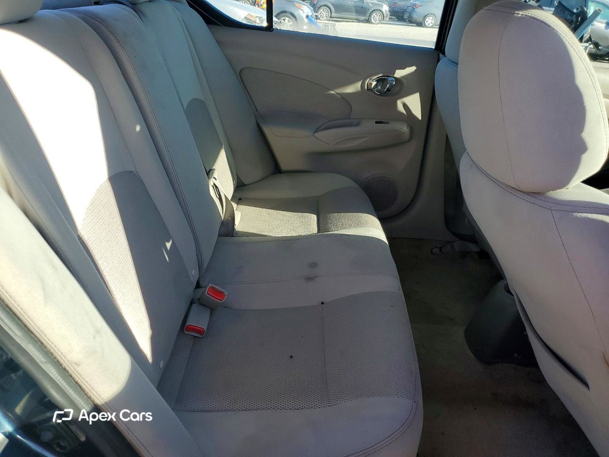 Nissan Versa 2016