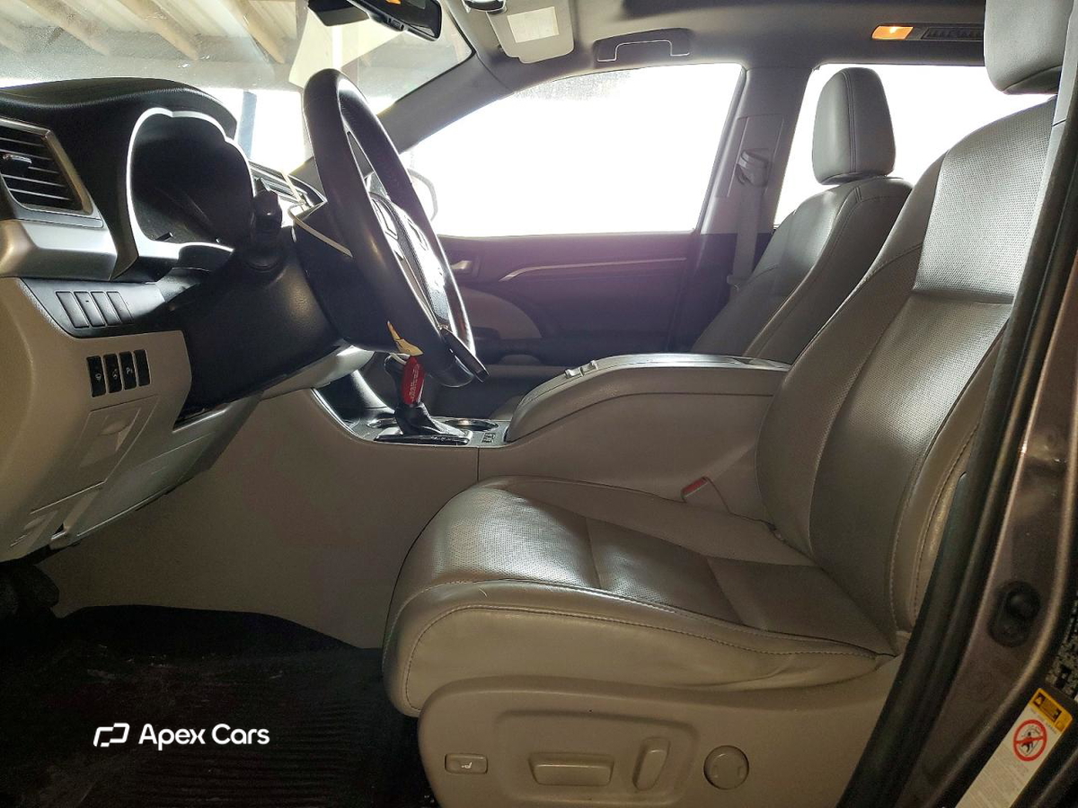 Toyota Highlander 2016