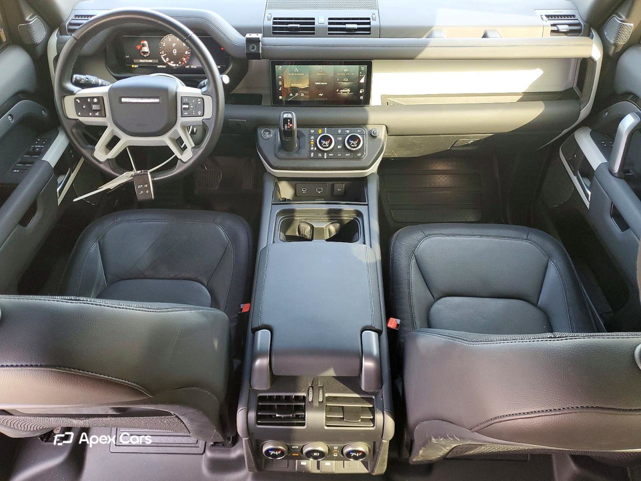 Land Rover Defender 2024