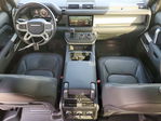 Land Rover Defender 2024