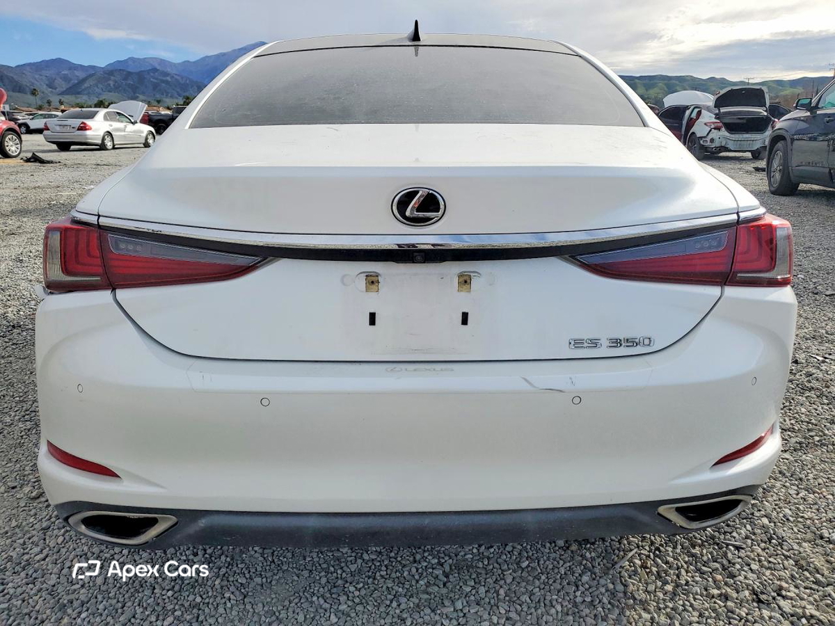 Lexus ES 2020
