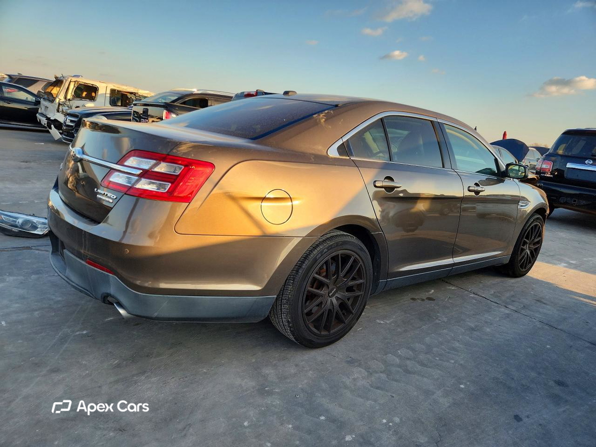 Ford Taurus 2015