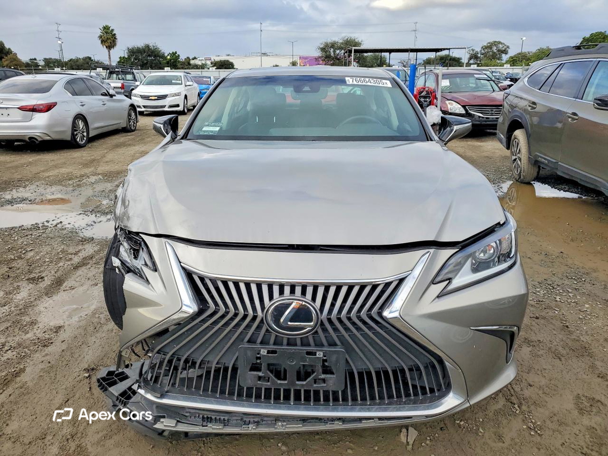 Lexus ES 2021