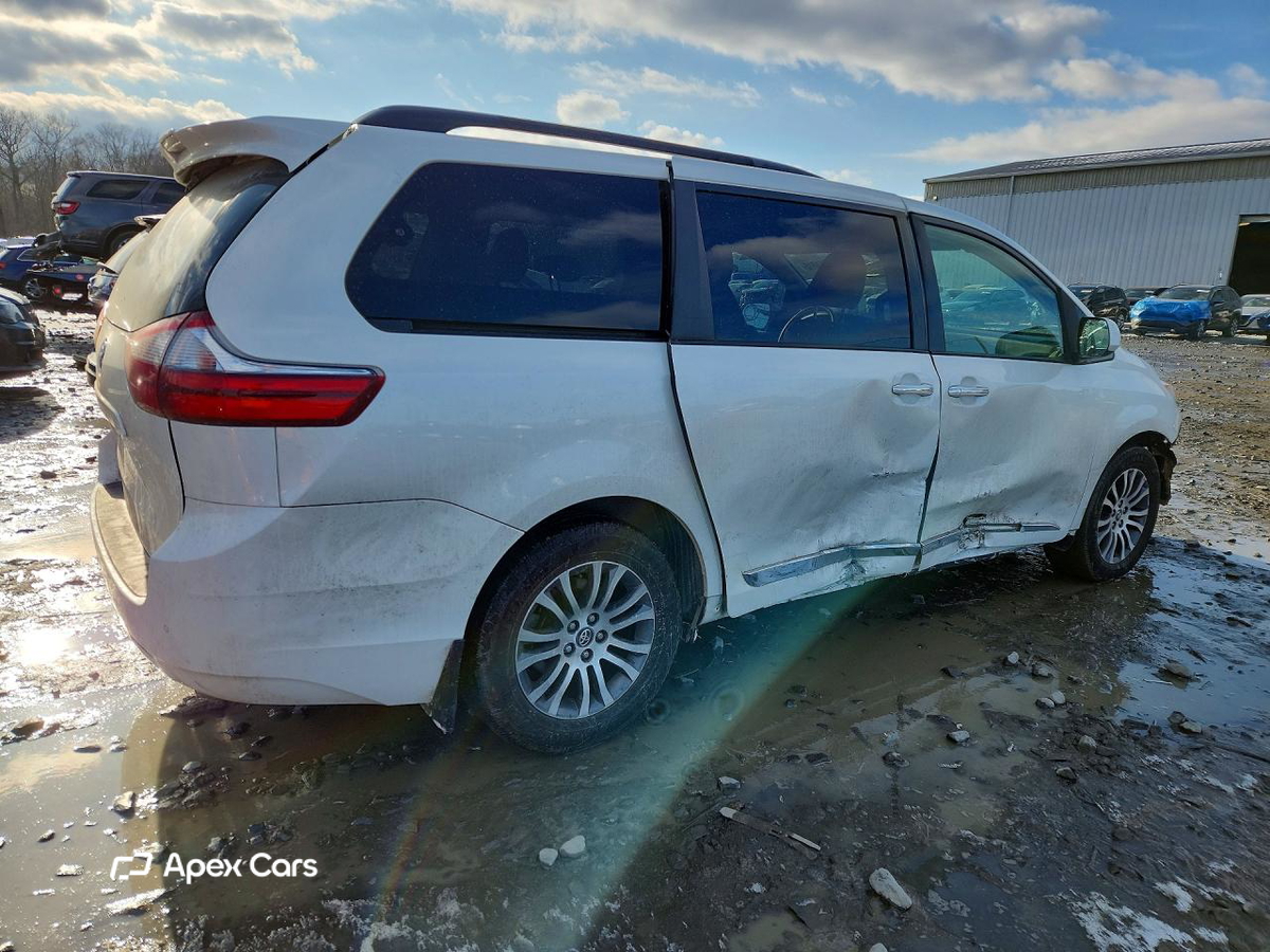 Toyota Sienna 2020