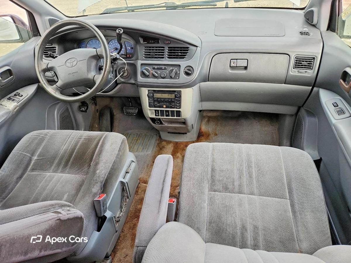 Toyota Sienna 2003
