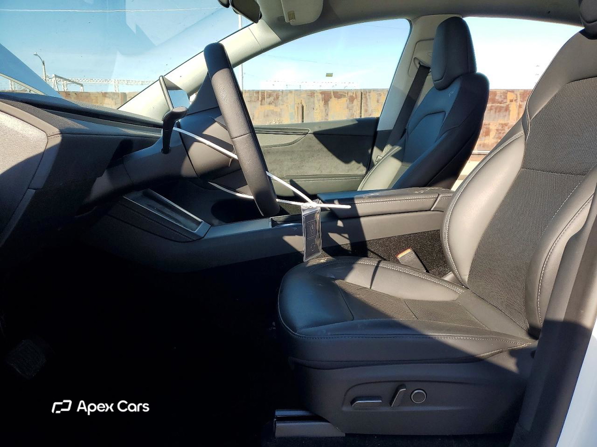 Tesla Model Y 2026
