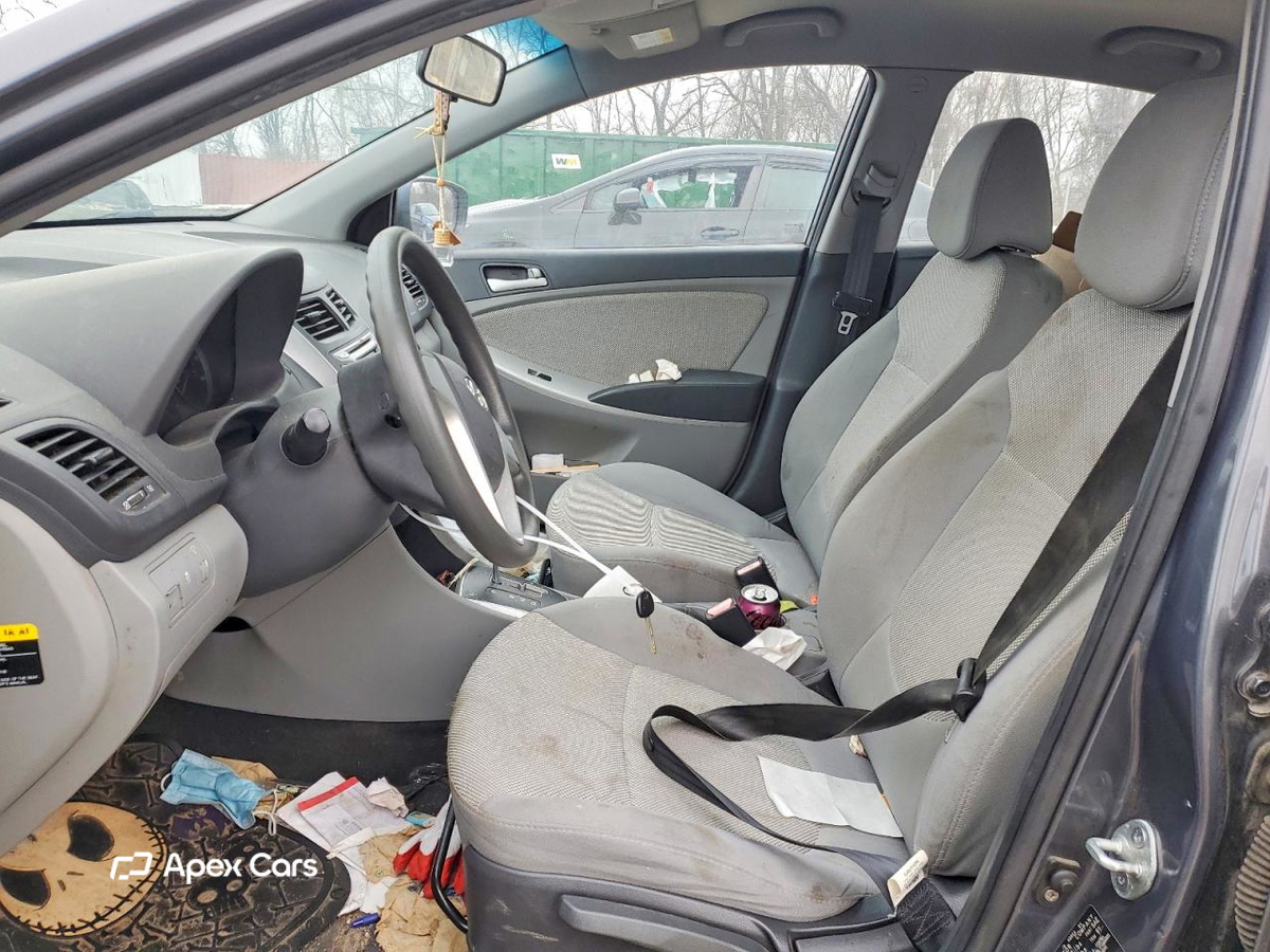 Hyundai Accent 2012