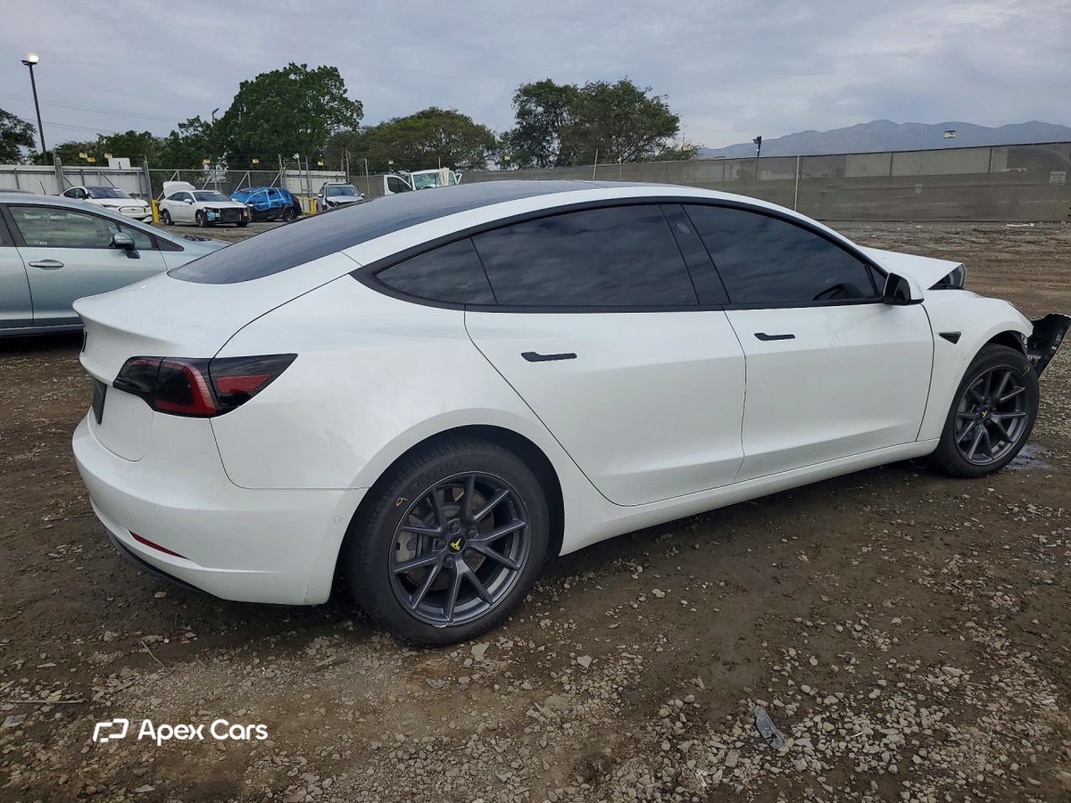 Tesla Model 3 2022