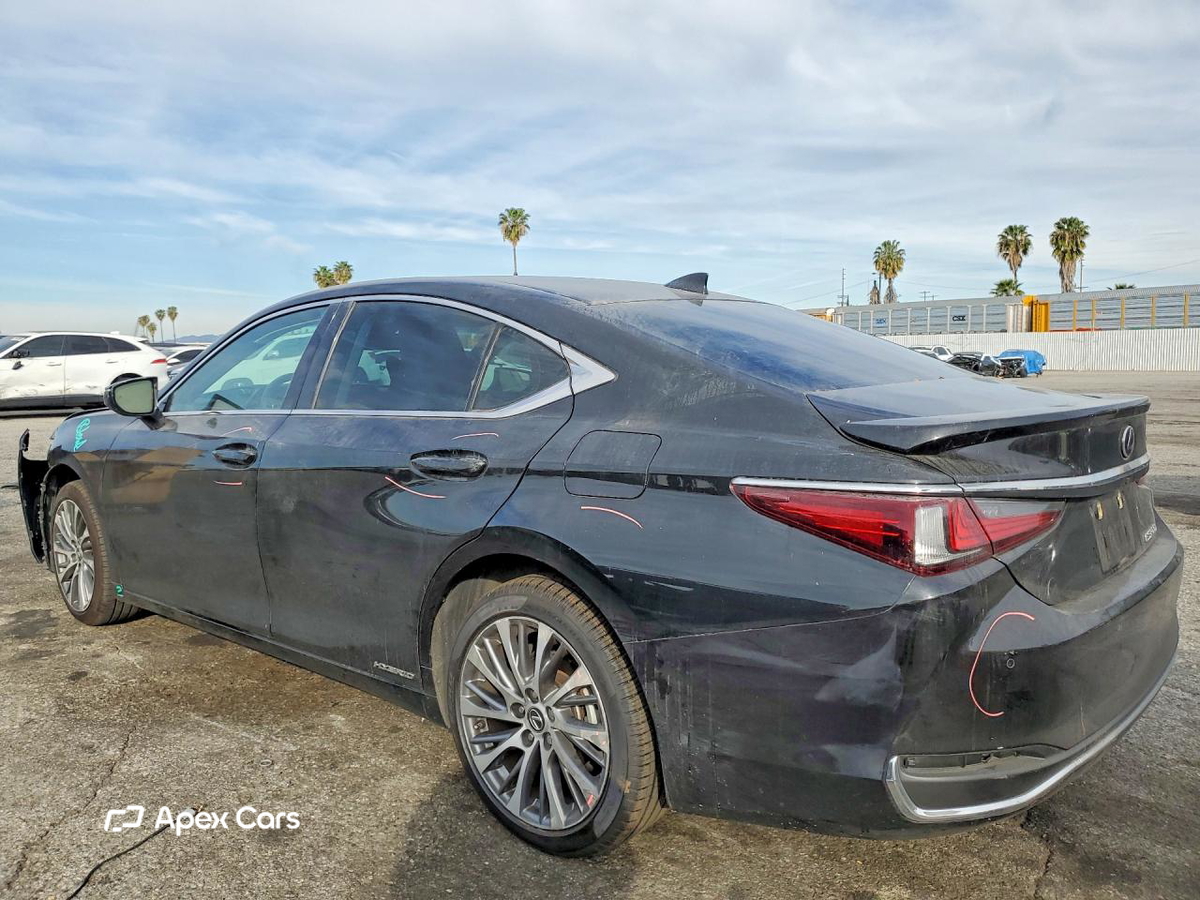Lexus ES 2019