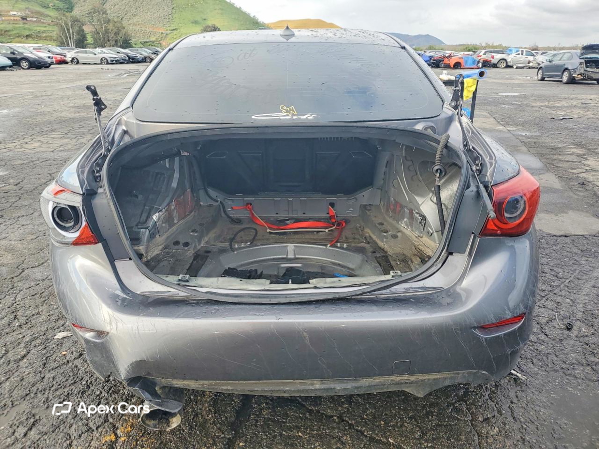 Infiniti Q50 2015