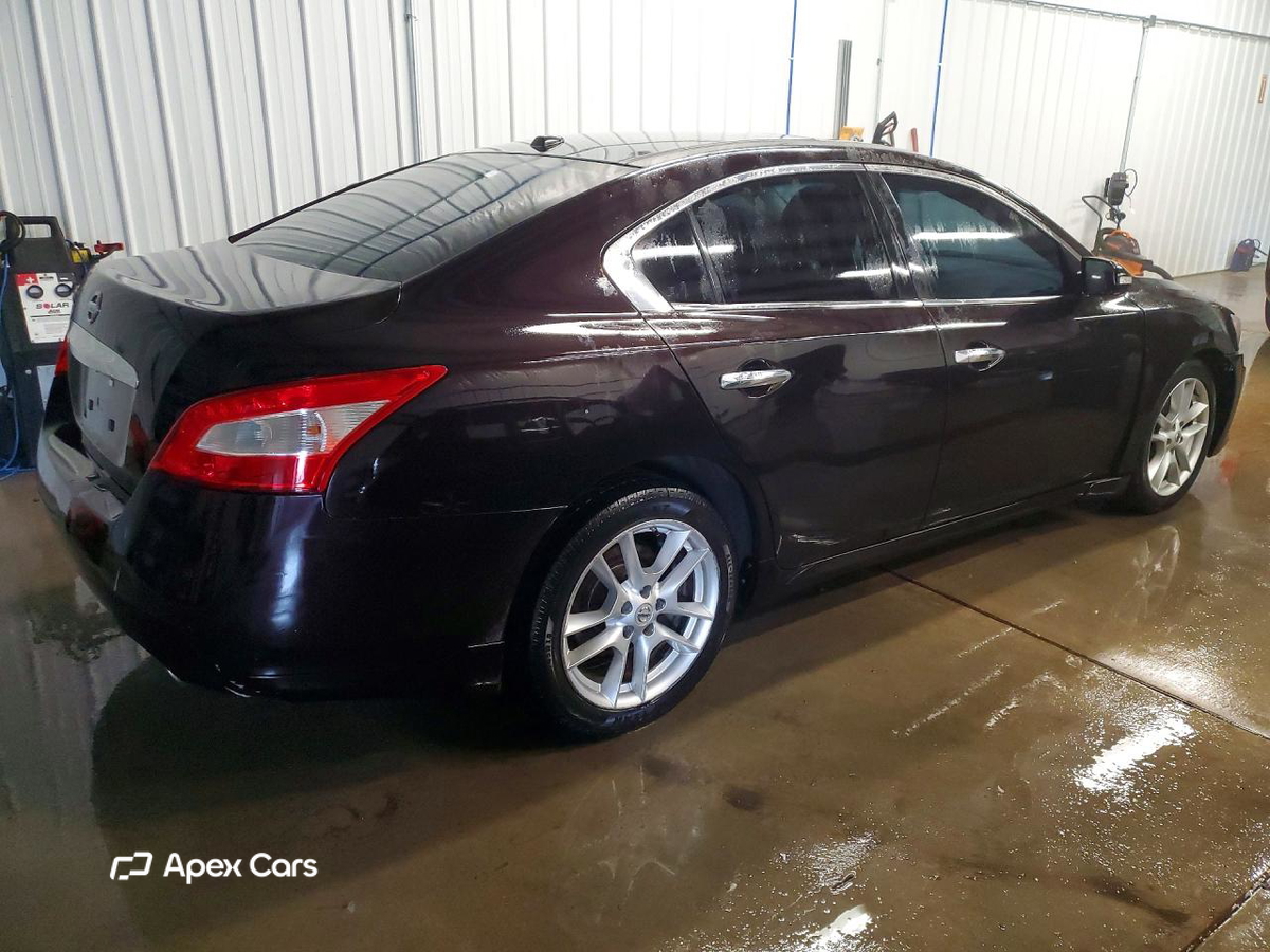 Nissan Maxima 2011
