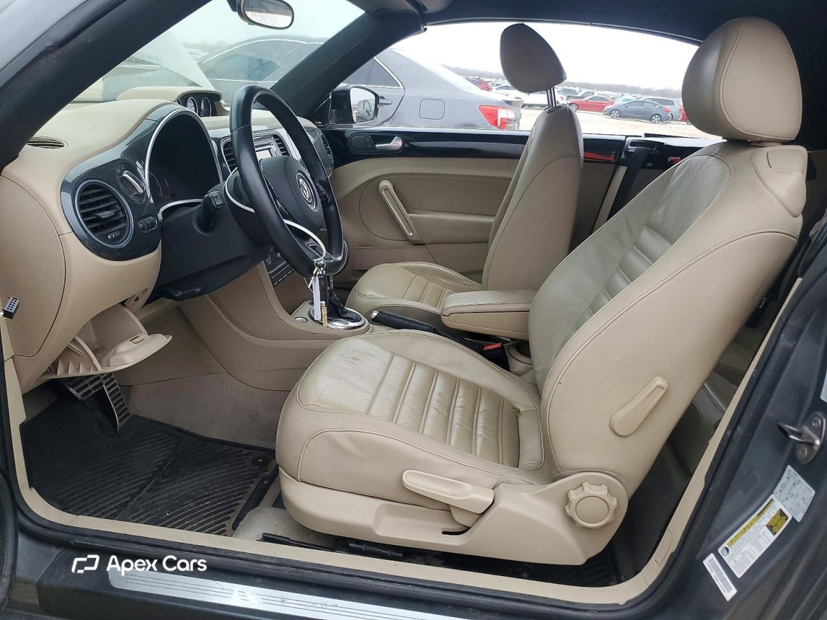 Volkswagen Beetle 2013