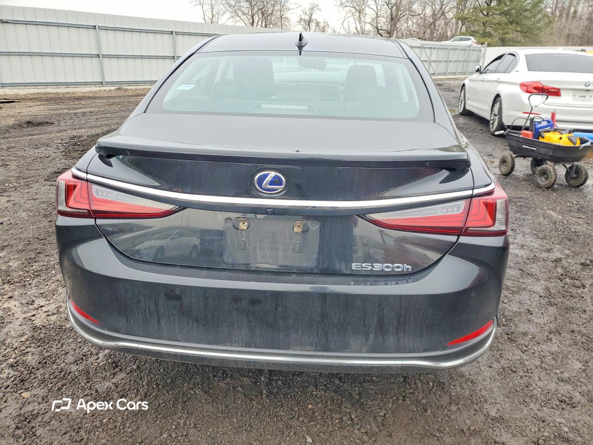 Lexus ES 2021
