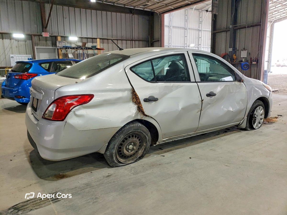 Nissan Versa 2016
