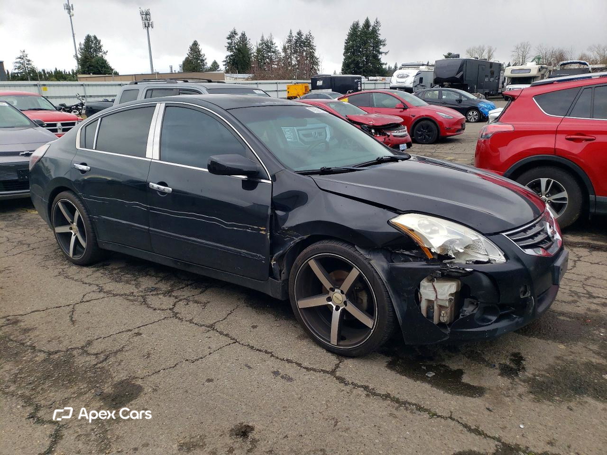 Nissan Altima 2012