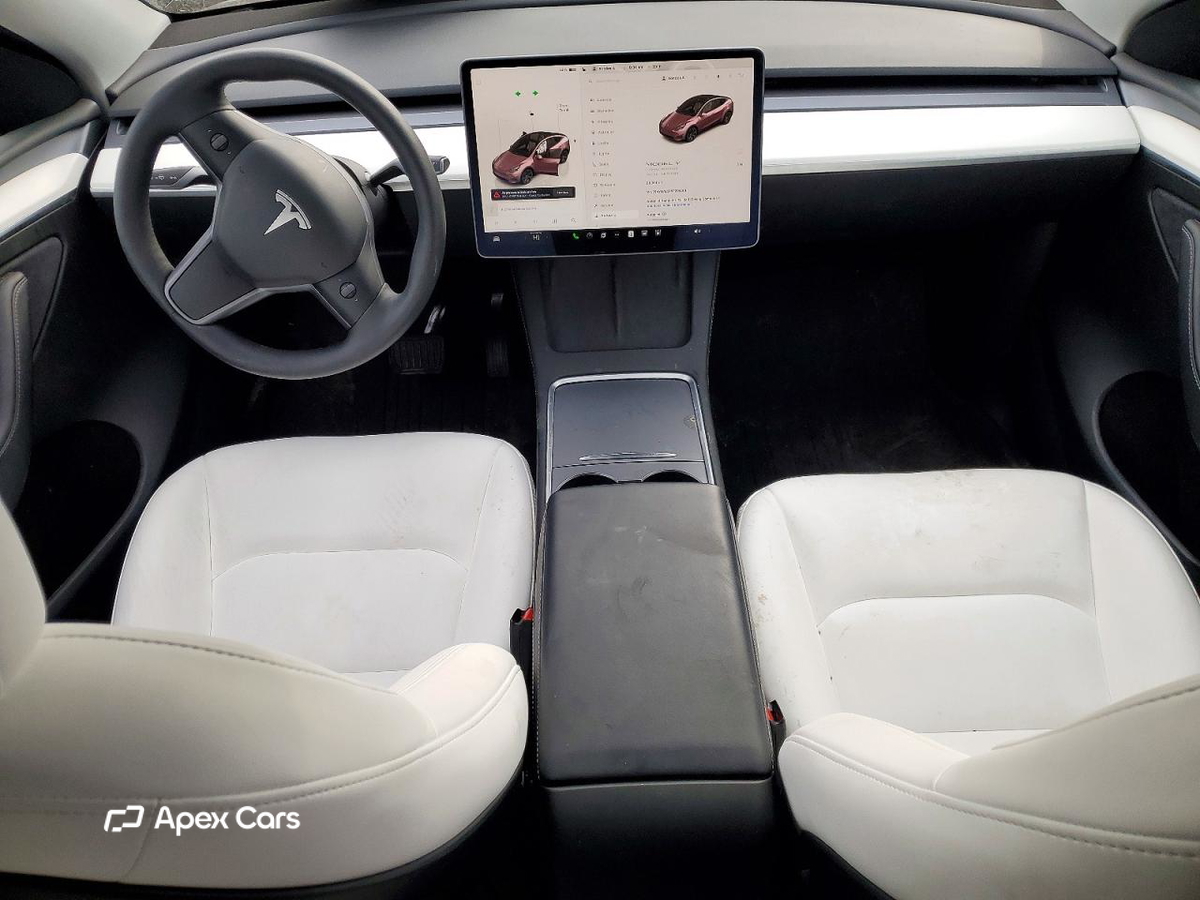 Tesla Model Y 2025