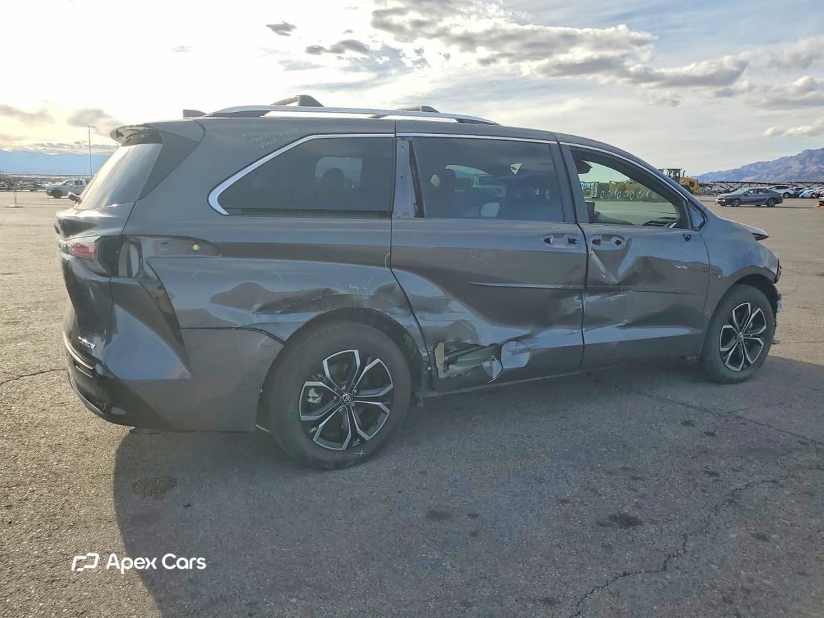 Toyota Sienna 2025