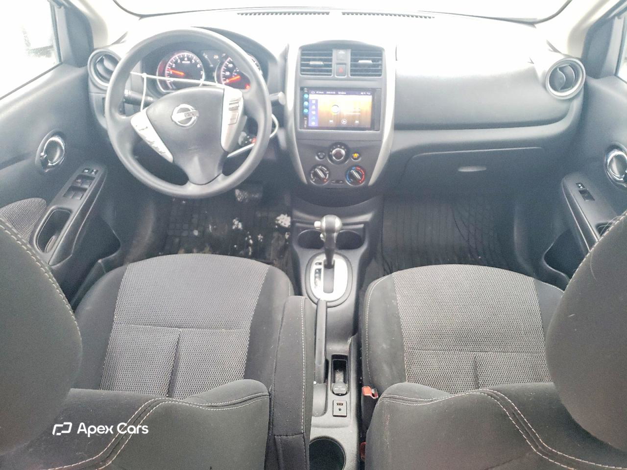Nissan Versa 2015