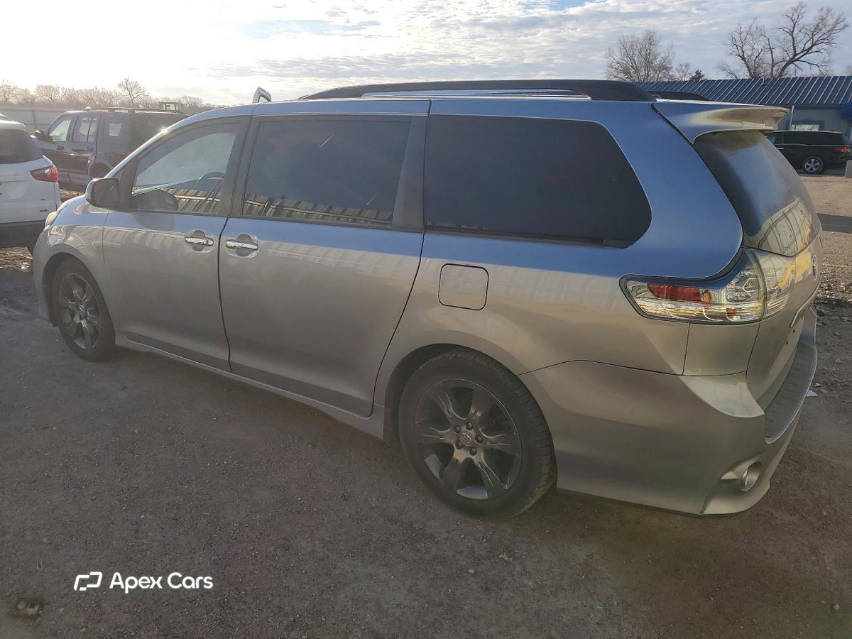 Toyota Sienna 2015