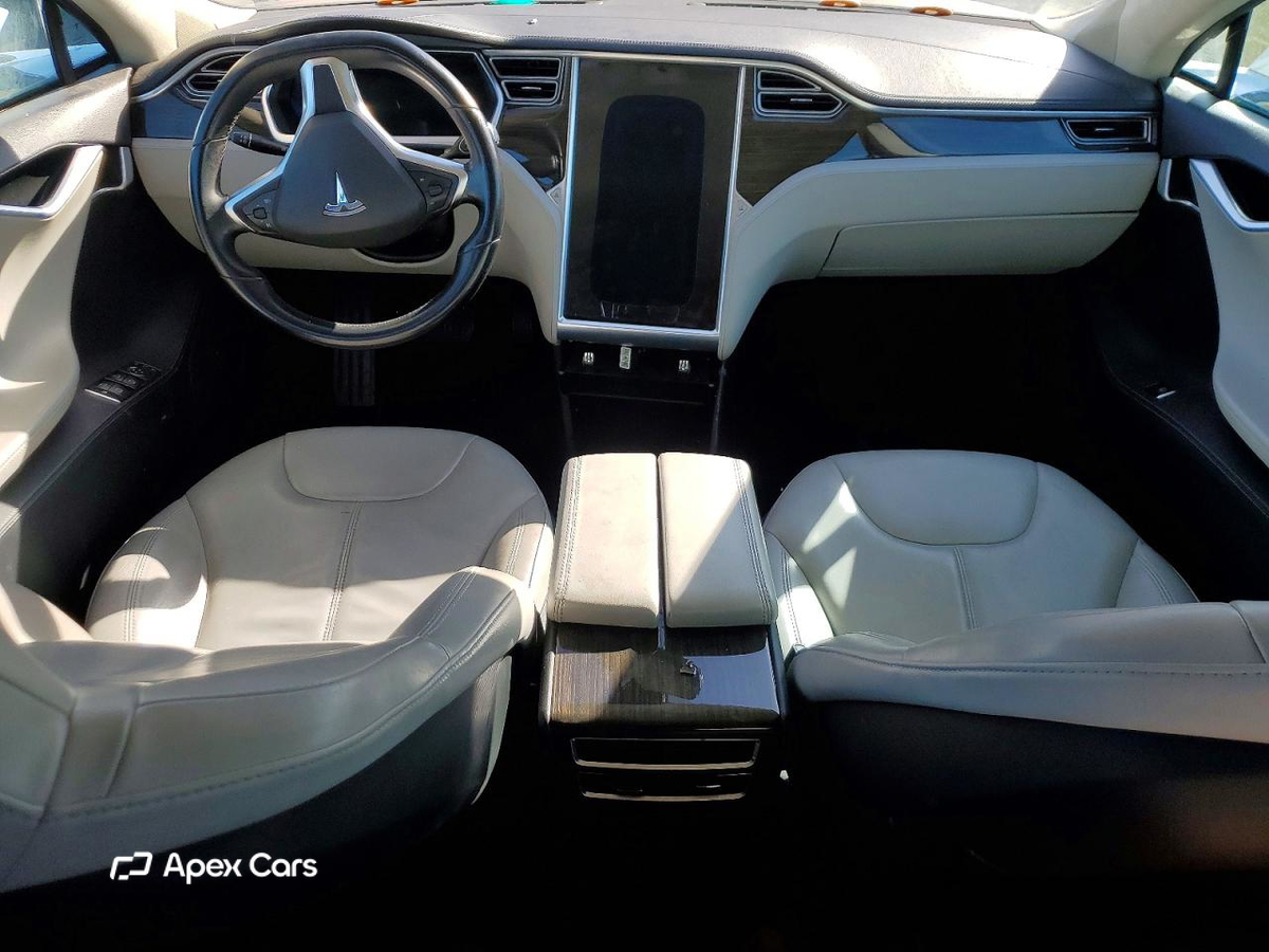 Tesla Model S 2014