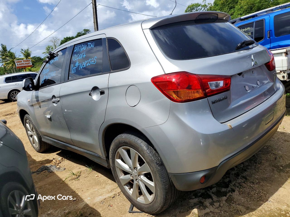Mitsubishi Outlander 2015