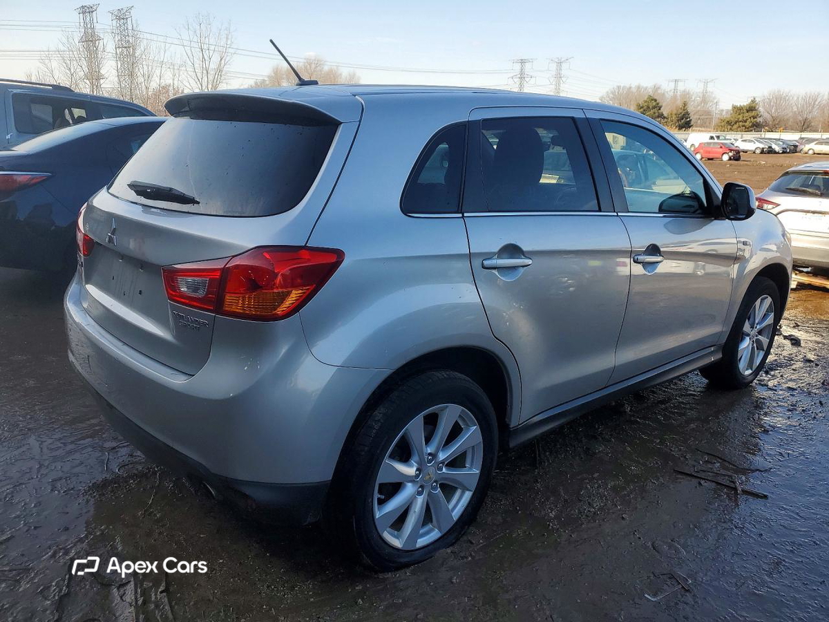 Mitsubishi Outlander 2015