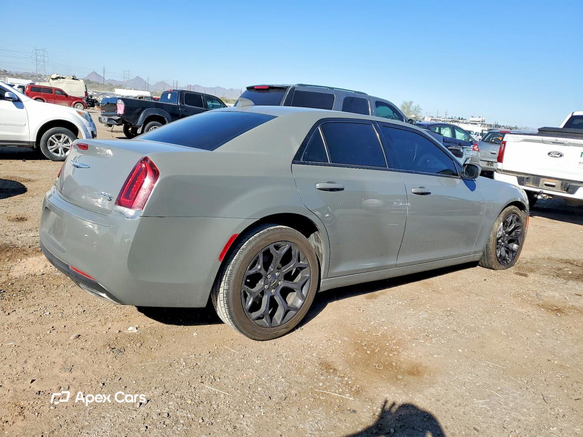 Chrysler 300 2019