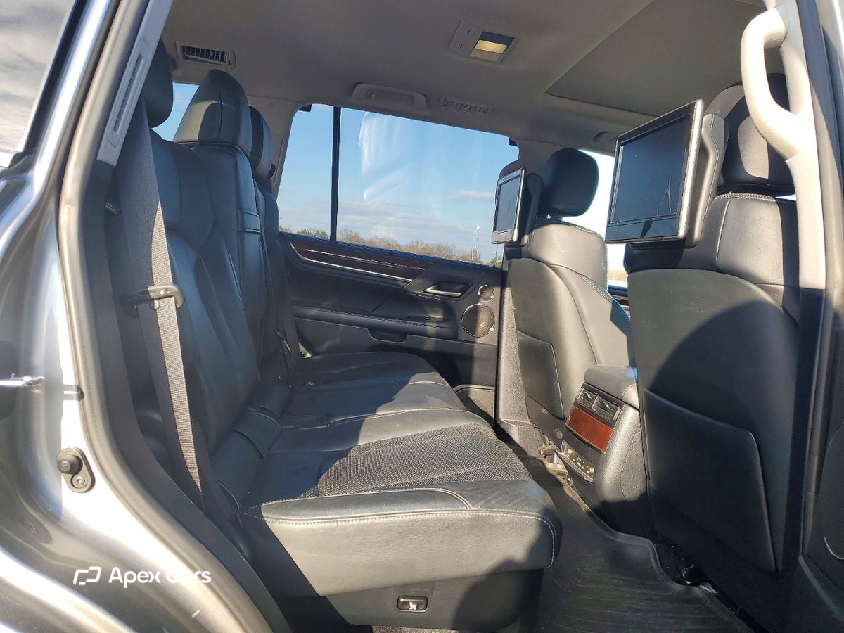 Lexus LX 2016