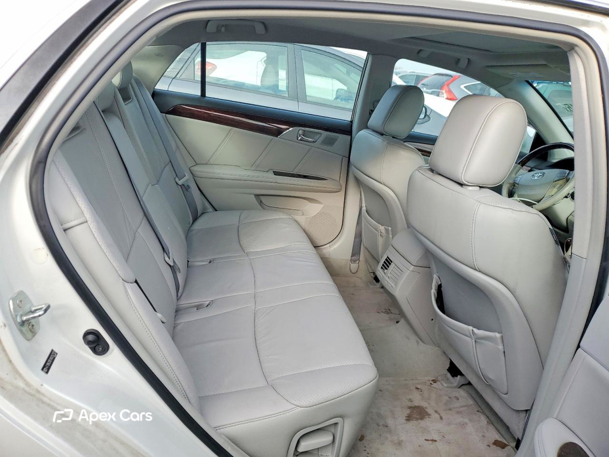 Toyota Avalon 2010