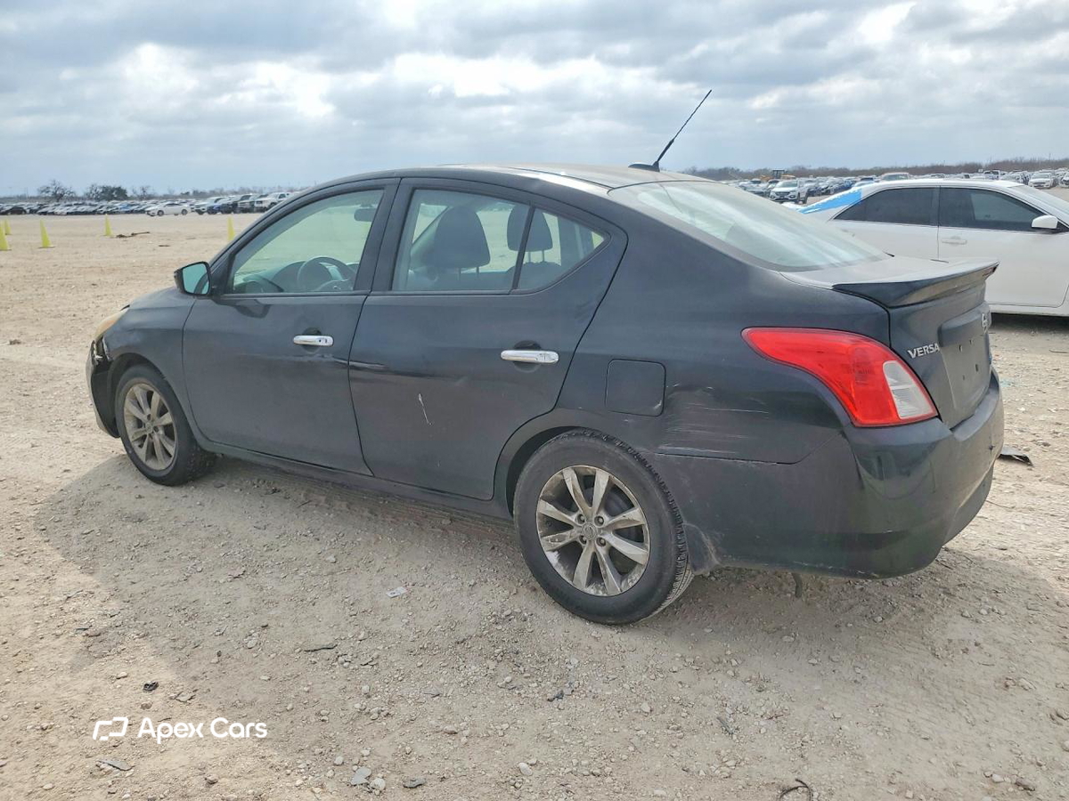 Nissan Versa 2015