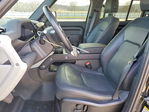 Land Rover Defender 2024