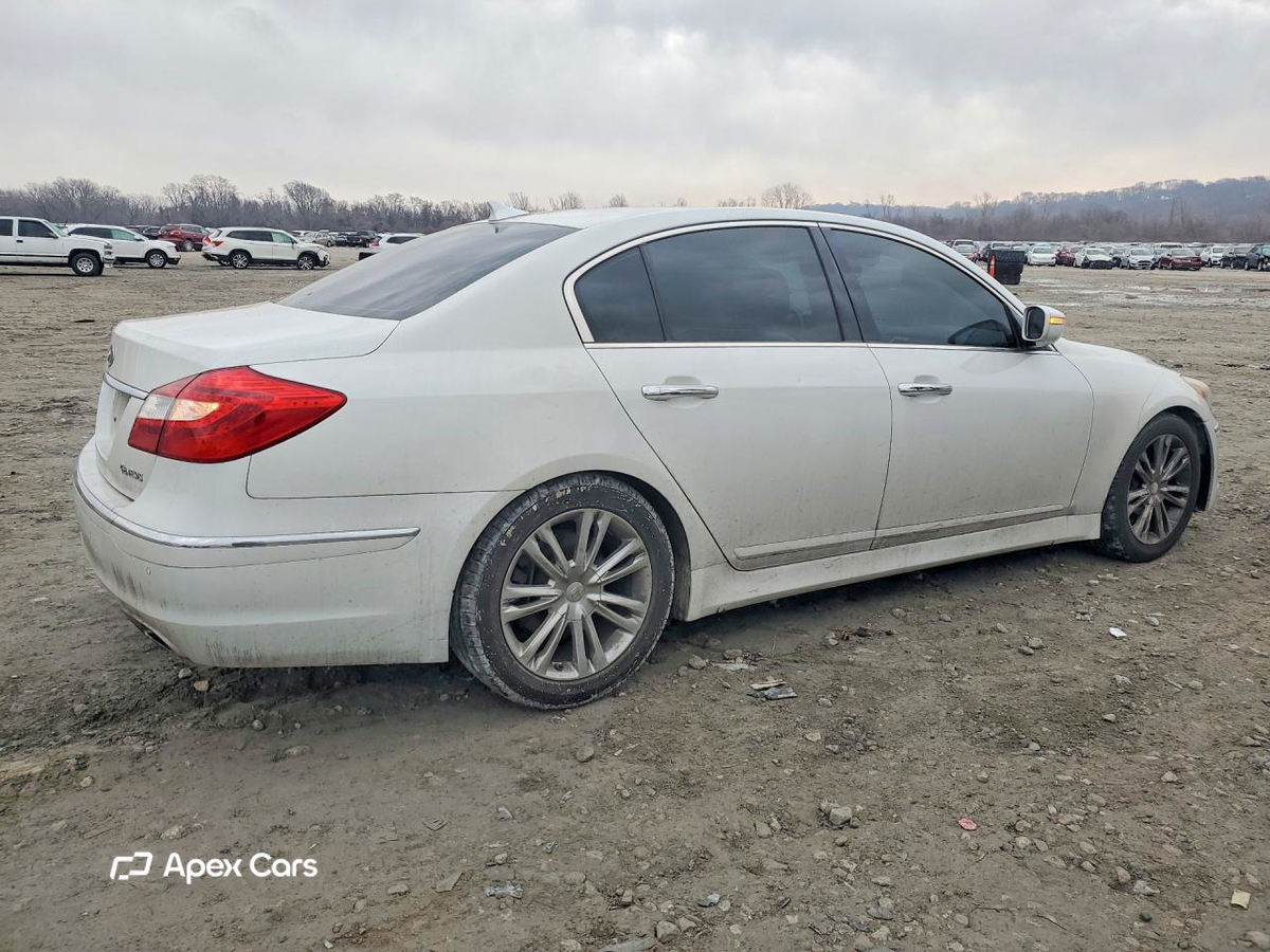 Hyundai Genesis 2012