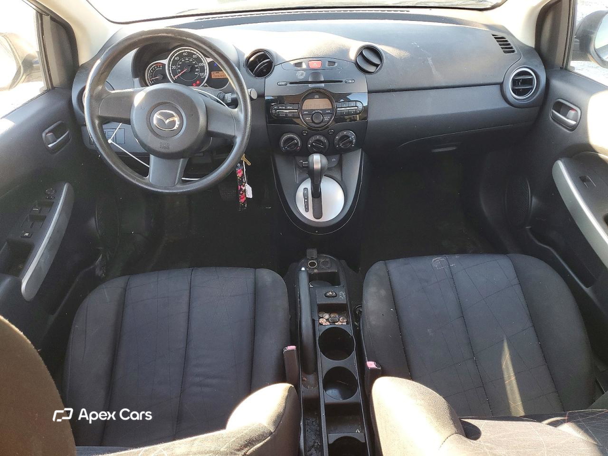 Mazda 2 2011
