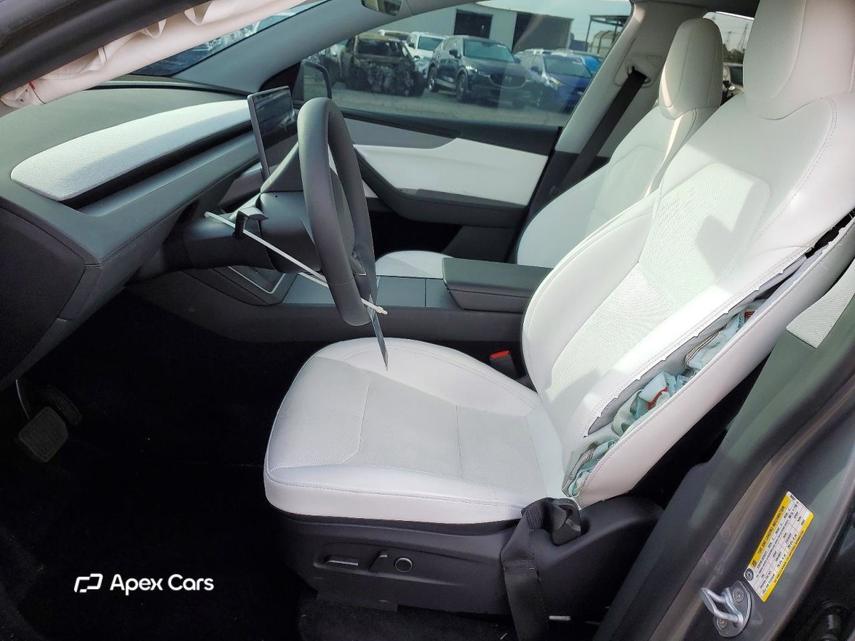 Tesla Model Y 2026