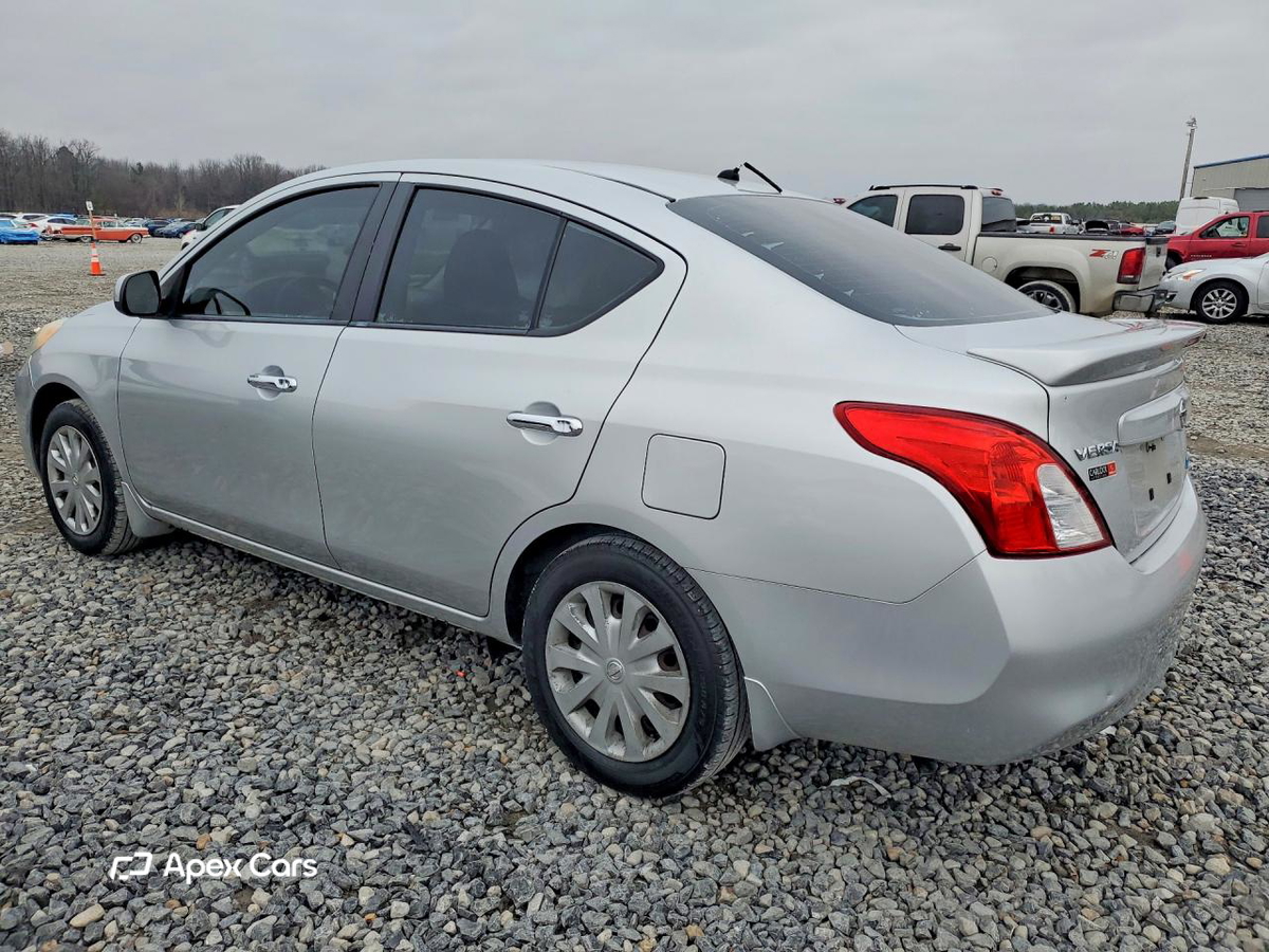 Versa 2013
