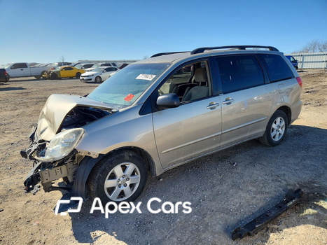 Toyota Sienna 2010 - Image 1 of 14