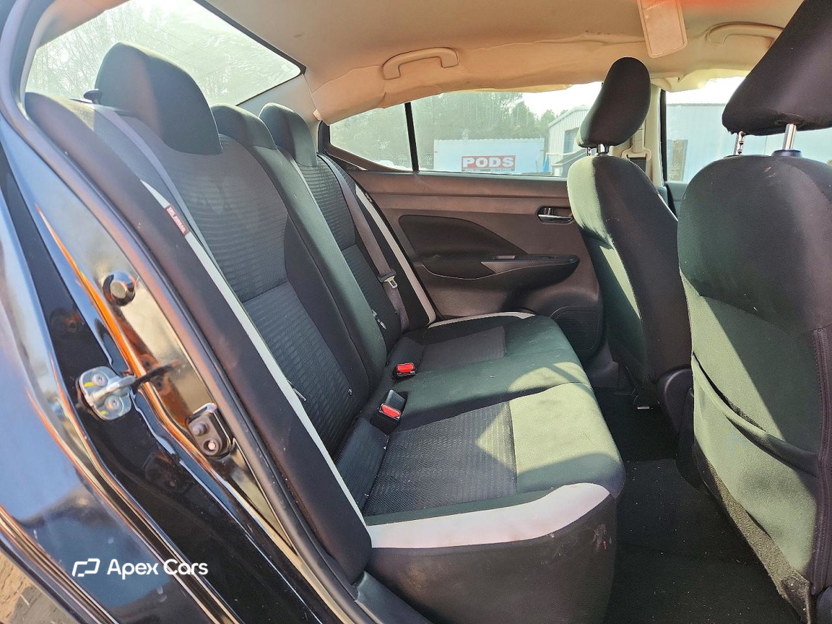 Nissan Versa 2021