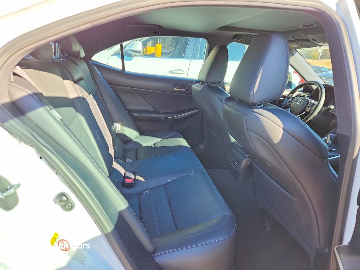 Lexus IS 2019