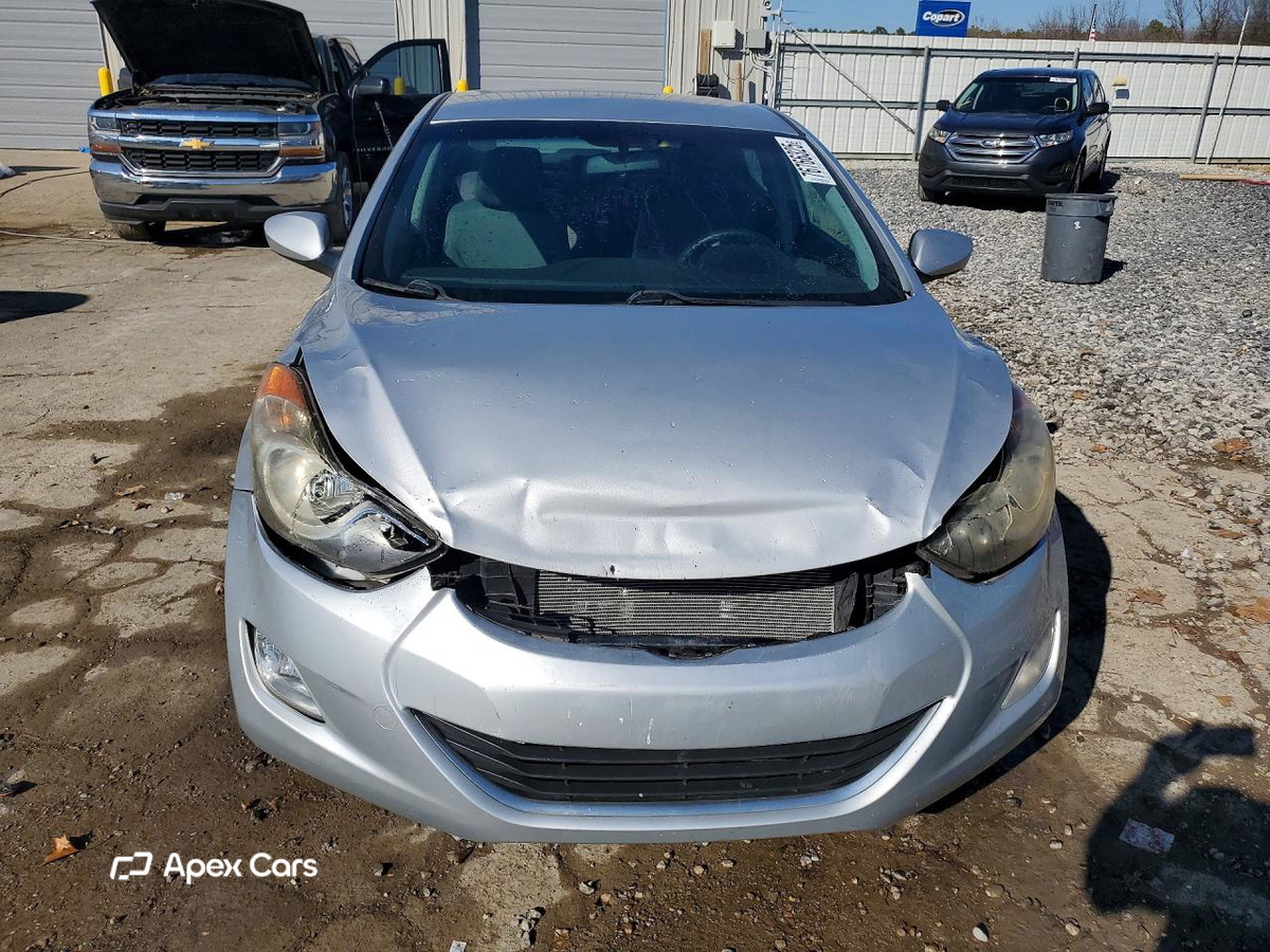 Hyundai Elantra 2013