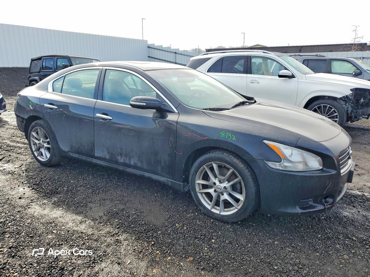 Nissan Maxima 2011